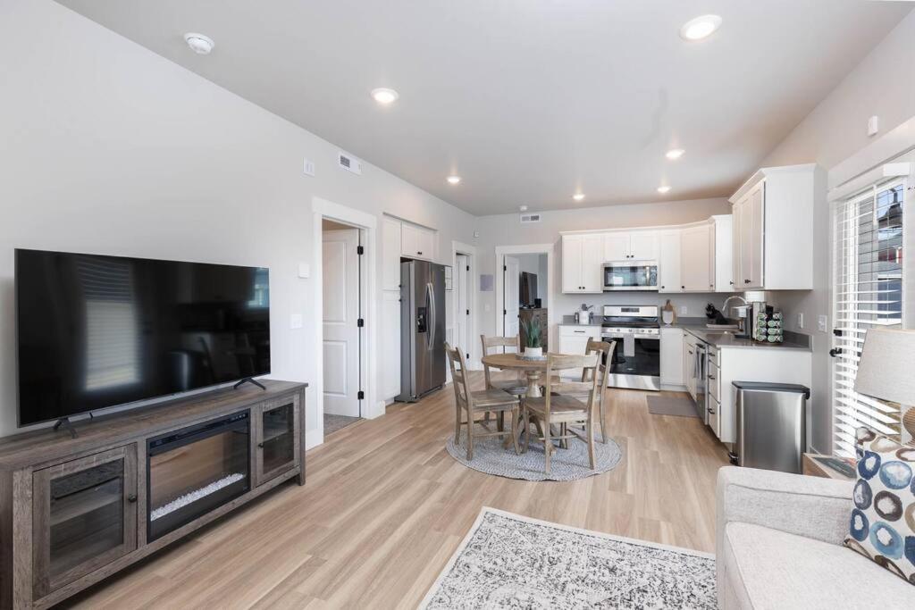 בילינגס Charming 3-Bedroom In Vibrant New Neighborhood מראה חיצוני תמונה